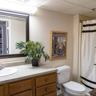 118-Edit-35664 apartment bathroom