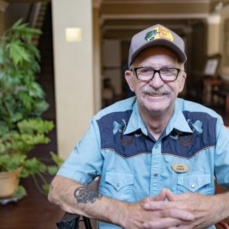 Edit-34909 lobby smile resident